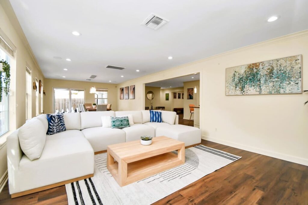 Top 6 Vacation Homes in Houston – Curated by Levi Homes Superhosts 3 new floral haven heated pool game room 27